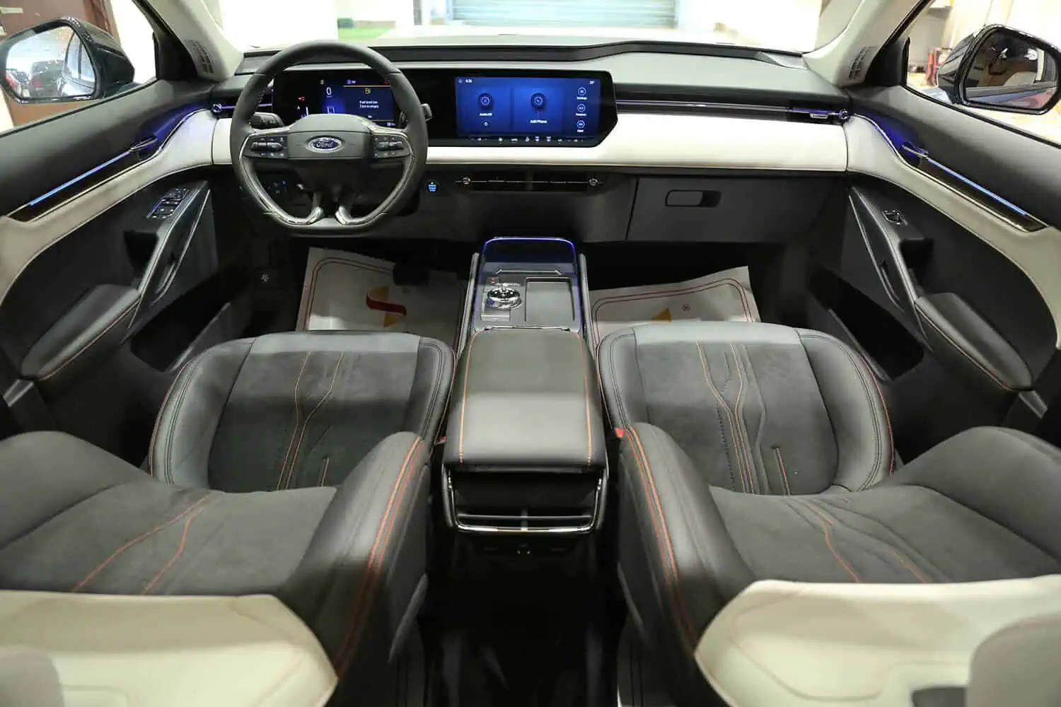 Ford Taurus - Image 2